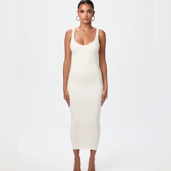 naked wardrobe Dresses & Skirts - Naked Wardrobe long Mindi body con cream dress size M